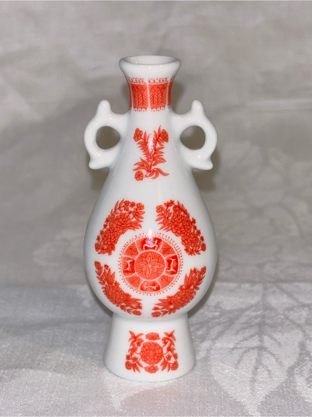 1980 Franklin Porcelain Imperial Dynasties Mini Vase Red/Orange White Japan